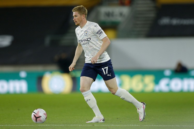 里夫斯：詹姆斯投了那个球人们会骂他该传，传了又说他该投