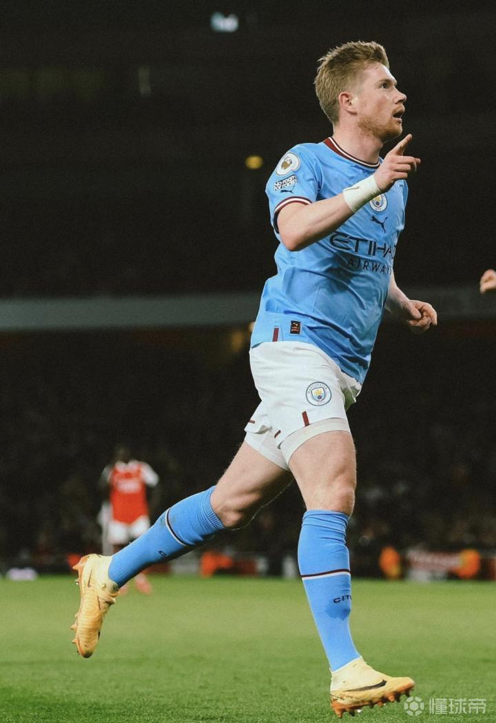 巴萨球迷再次在诺坎普比赛第10分钟集体高喊梅西的名字！